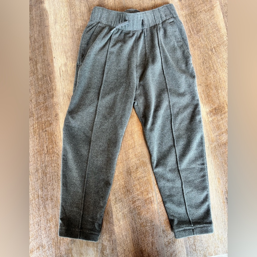 Abercrombie Kids Gray Jogger Pants 5/6. Super soft
